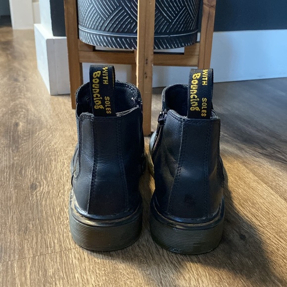 Youth size 3 Doc Marten boots - Picture 3 of 8